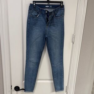 Old Navy Women's Skinny Jeans in Classic Blue